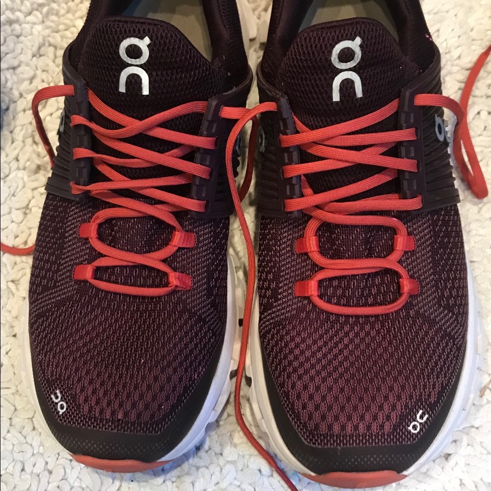 On cloud womens sz 8